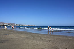 Blick auf den Strand der Playa de Ingles de Gran Canaria
