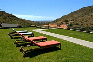 Der Norden von Gran Canaria ... Blick von der Terrasse eines Ferienhaus in die grüne Landschaft